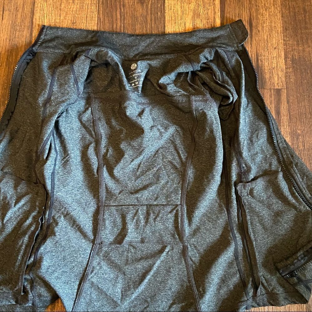 TYC Gray Workout Fitted Jacket Size Small - Picture 6 of 7